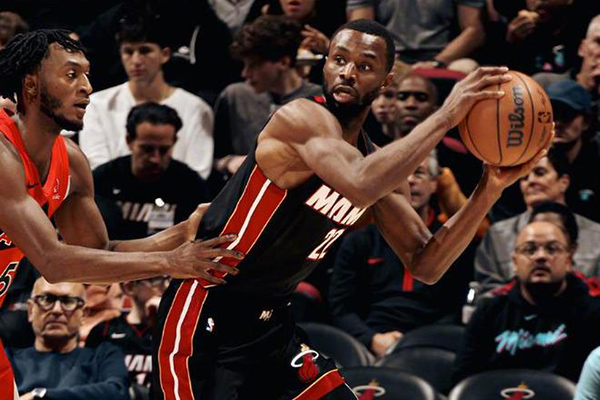 主场失守!热火三大主力下半场哑火,<a href=/lanqiuzhongguo/raptors/ target=_blank class=infotextkey>猛龙</a>逆转终结四连败