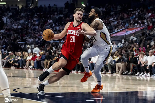 NBA季前赛综述:火箭<a href=/look/lanqiuzhibo/spurs/ target=_blank class=infotextkey>马刺</a><a href=/look/lanqiuzhibo/magic/ target=_blank class=infotextkey>魔术</a>领跑 新趋势与球队百态